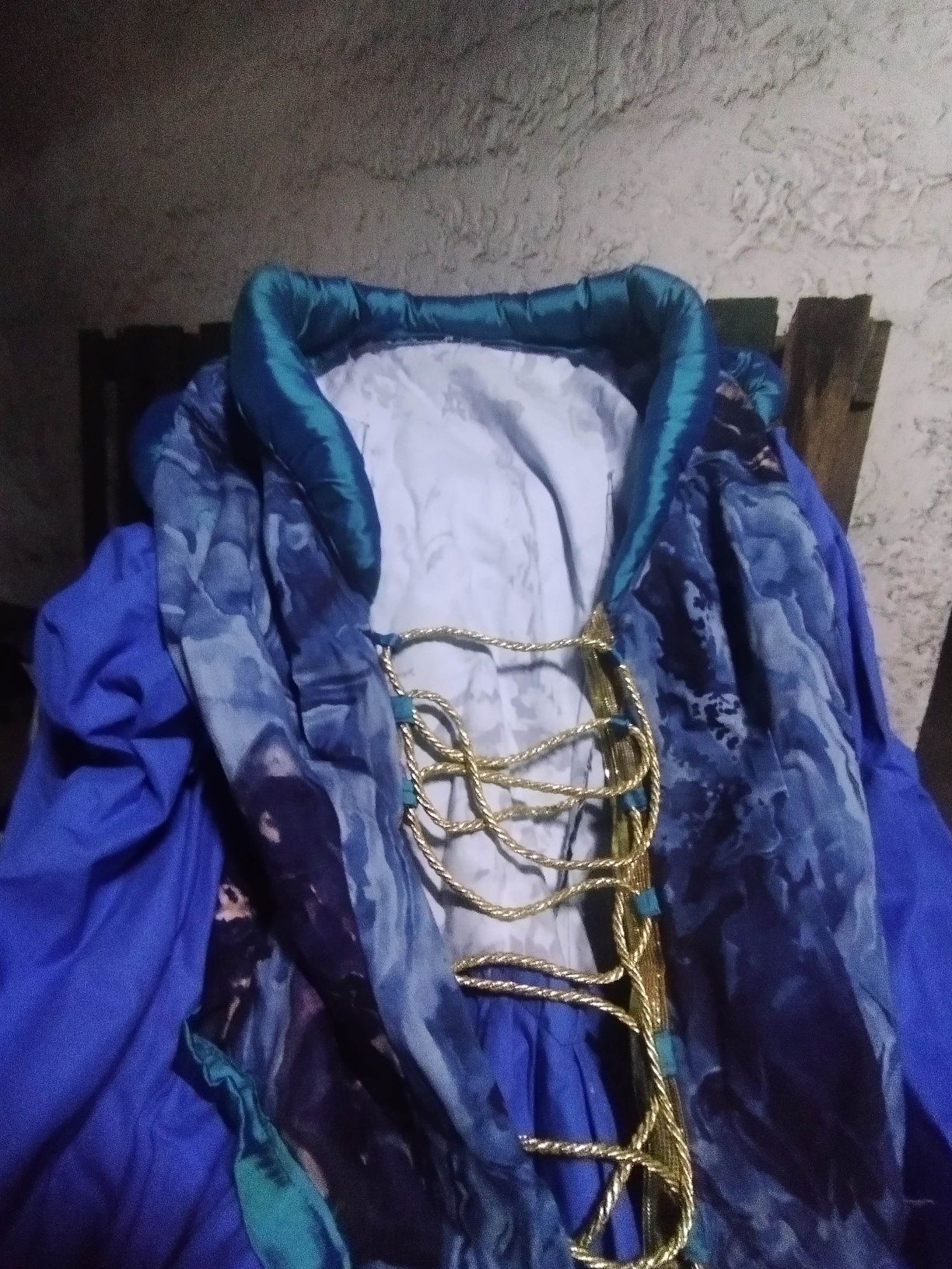 Vestido medieval de rainha/princesa para feira medieval ou carnaval