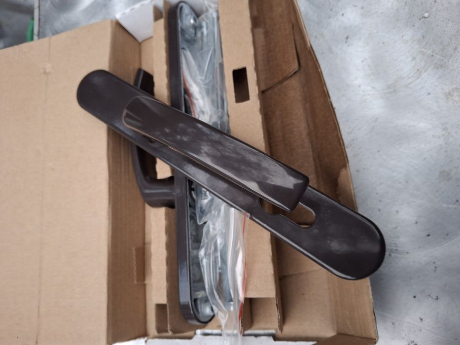 Klamki drzwi zewnętrzne kąplet