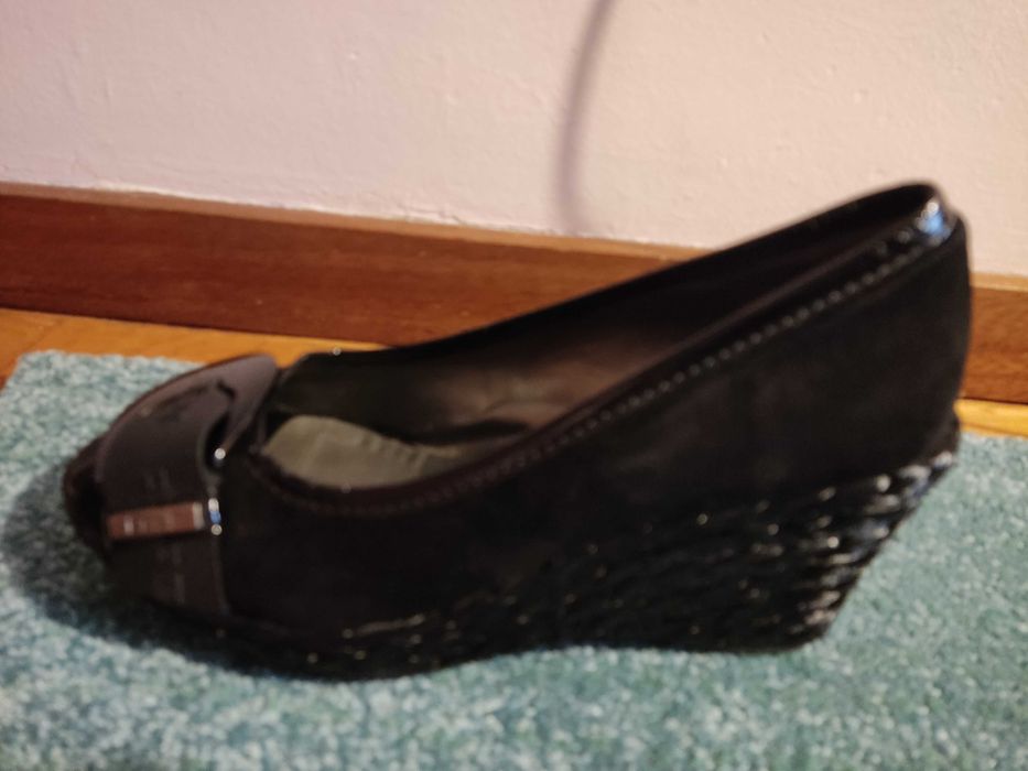 Sandálias, sabrinas e havaianas T. 39 e 40