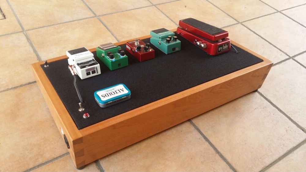 Vendo só Pedalboard.