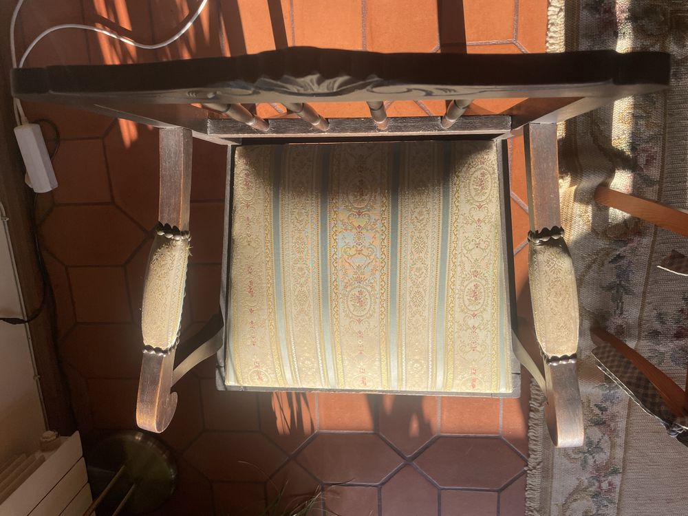 Cadeira de Sala Antiga