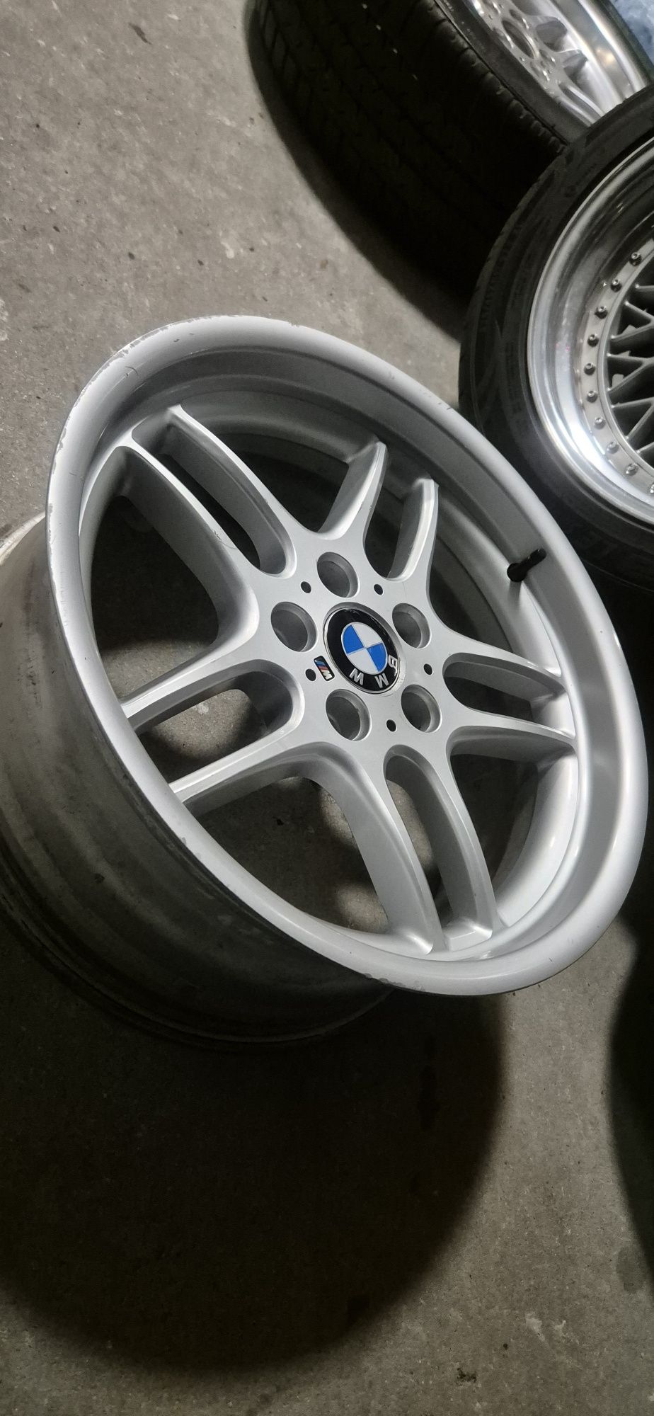 Felga 18" BMW 5x120. STYLING 37. 8cali ET 20.  72,6