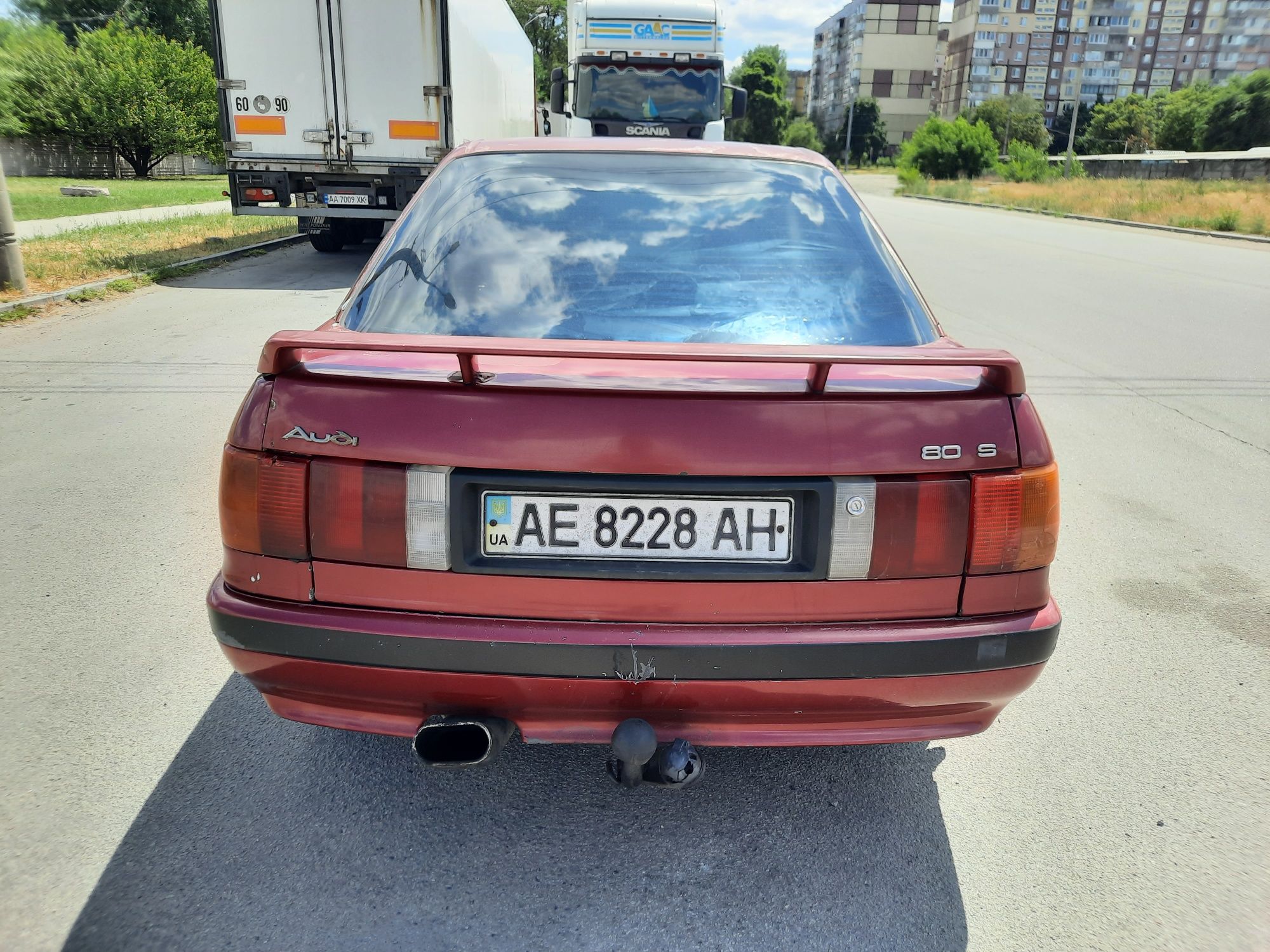 В продаже Ауди 80/1987 года. На газу , на полном ходу. Сел и поехал.