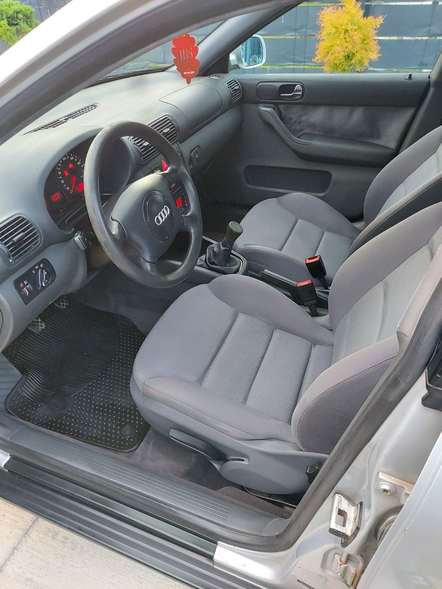 Sprzedam Audi A3 1.6b 102km 2000 rok !