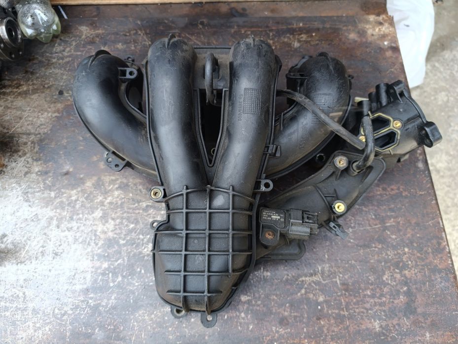 Колектор 1.8 2.0 Ford Mondeo Mk3 Focus Mazda 6