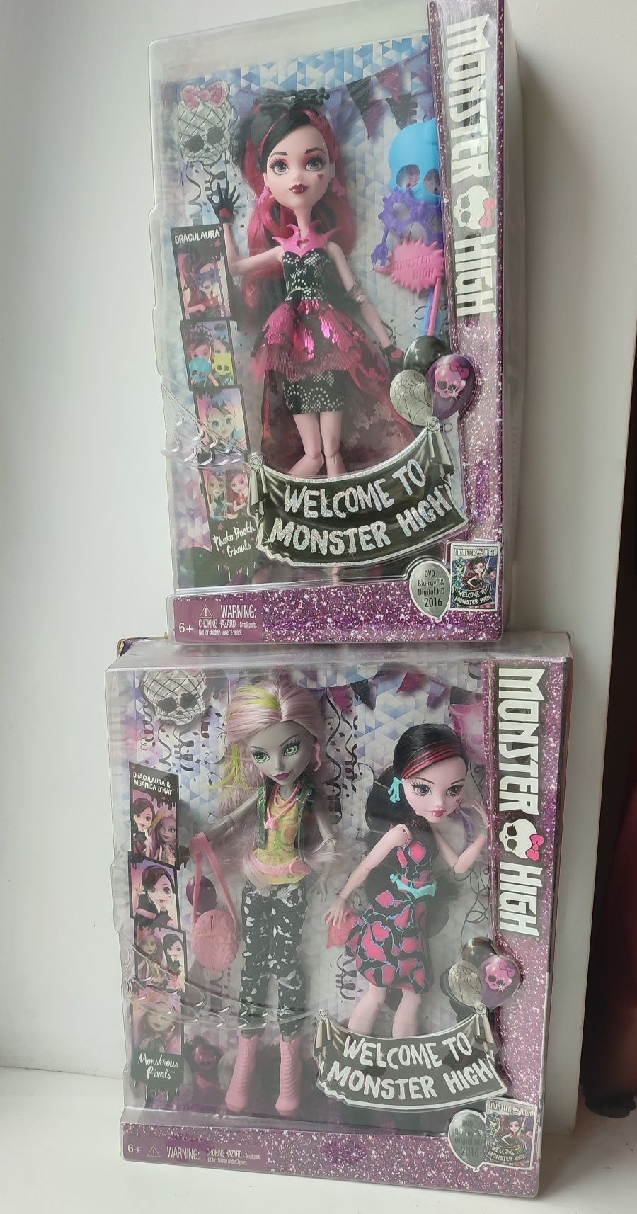 Welcome to monster high Моаника и Дракулаура