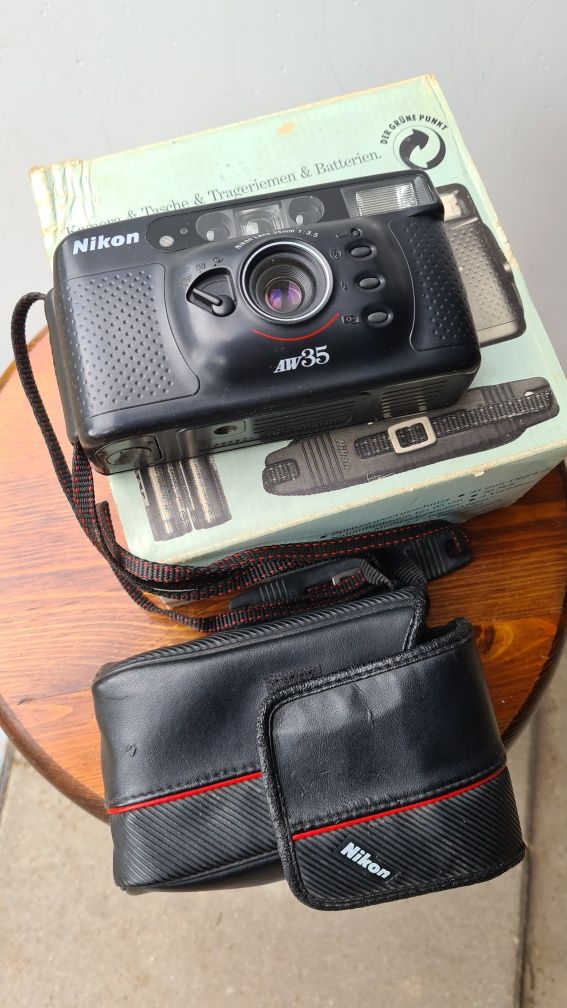 2 aparaty na klisze Nikon i Skina