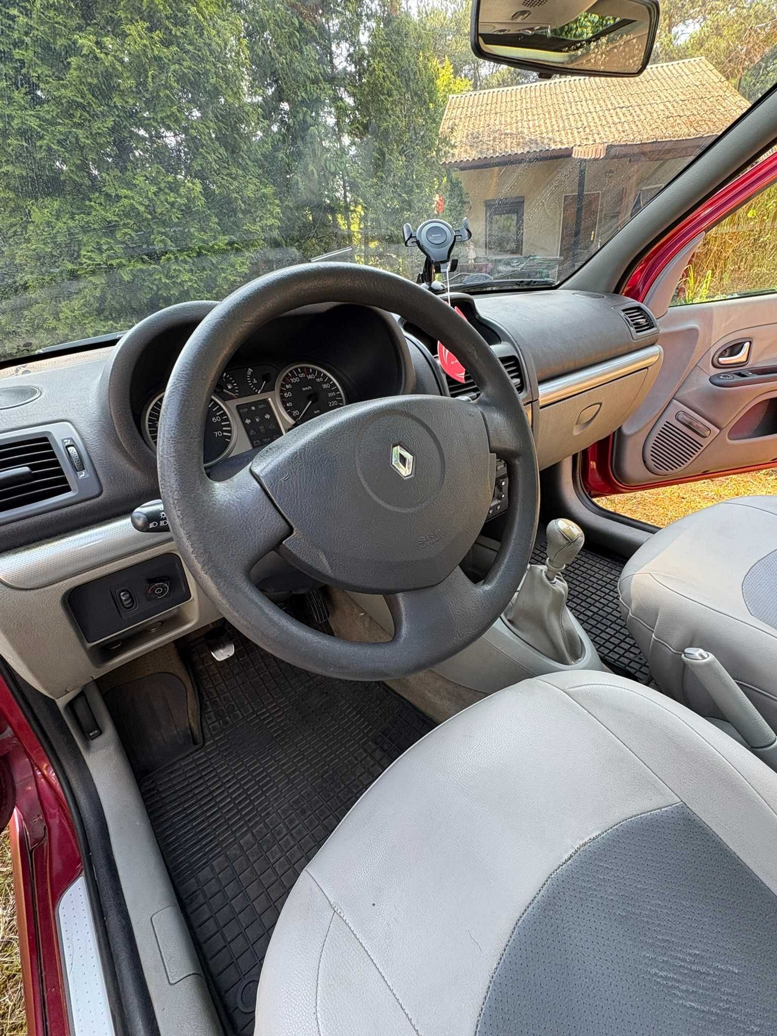 Renault Clio 2 1.6 16V Initiale Paris