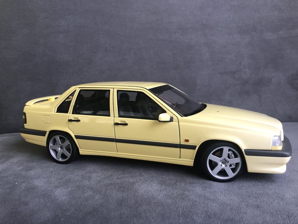 Volvo 850 Autoart Millennium 1/18