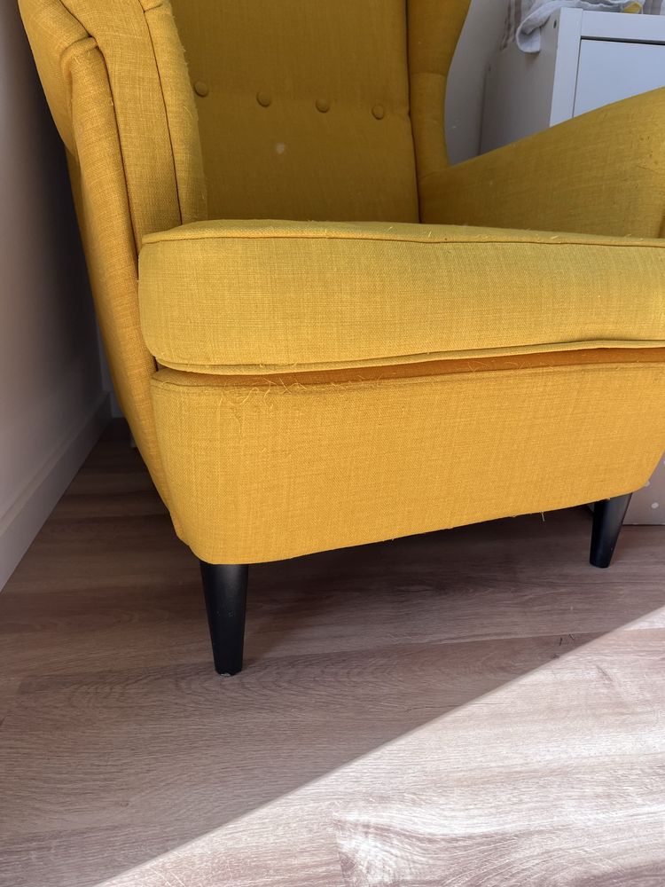 Poltrona amarela ikea