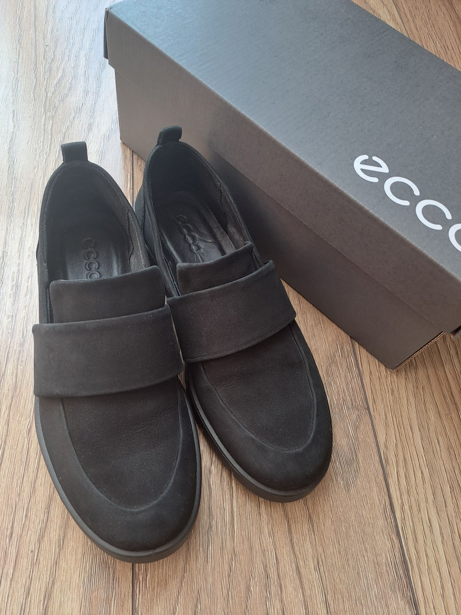 Лофери жіночі Ессо чорні