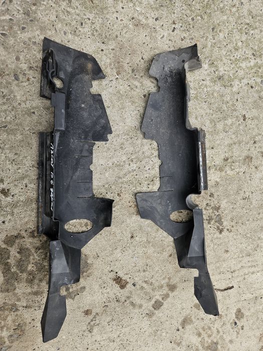 Вольсваген Пассат Б5 Пластик дефектом радіатора Volkswagen Passat B5