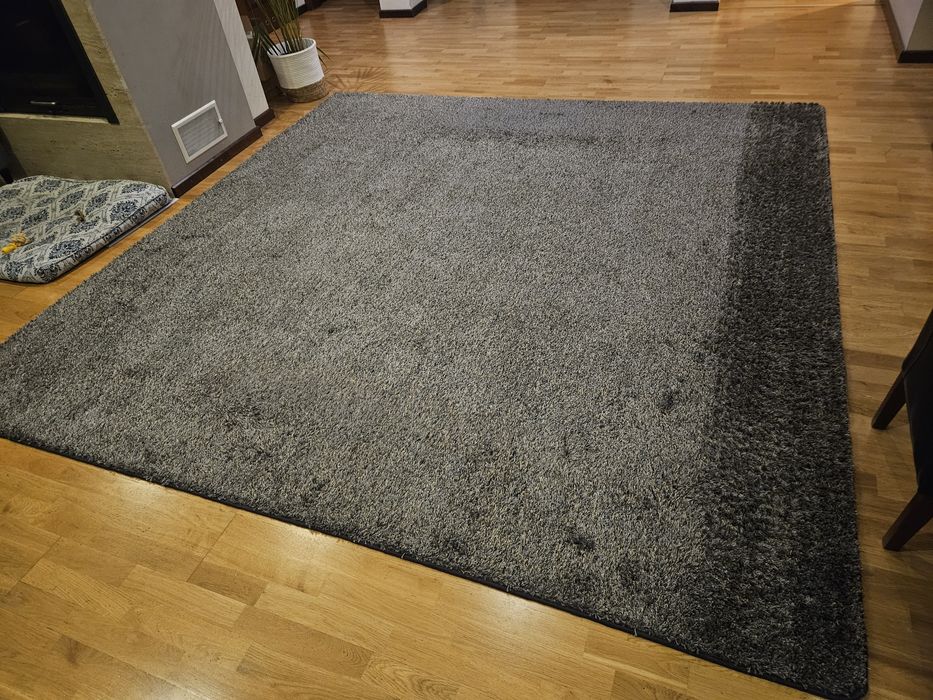 Duży dywan typu shaggy 279x289