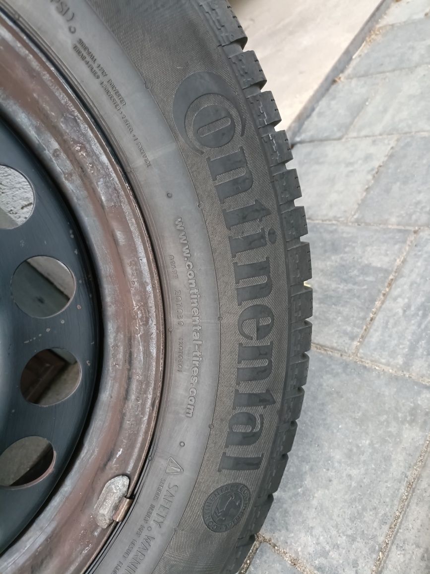 Koła zimowe 5x112 17 cali VW TIGUAN. Opony zimowe Continental, kołpaki