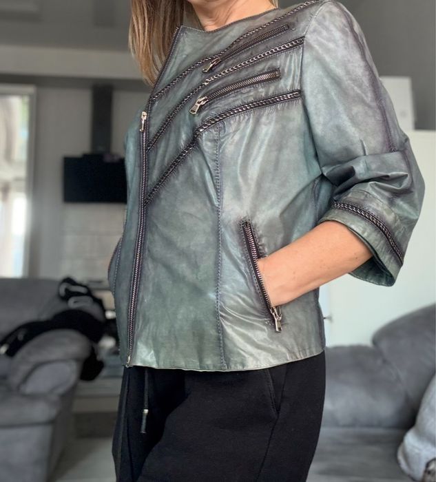 Продам кожаную стильную куртку