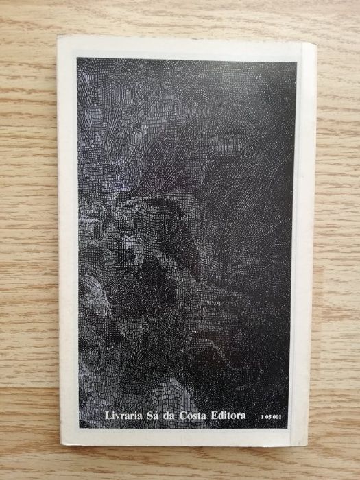 Livro Uma Abelha na Chuva – Carlos de Oliveira