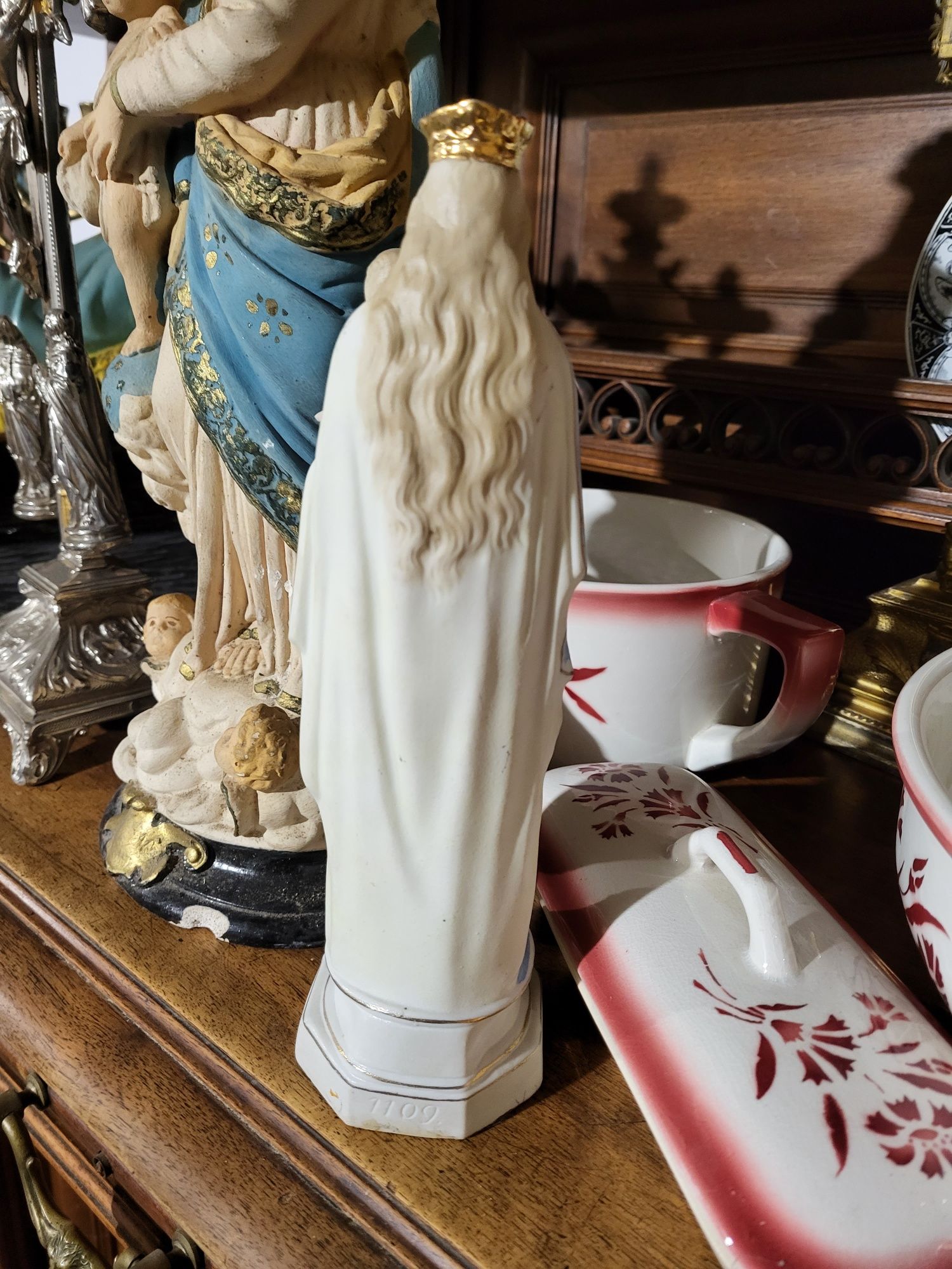 Biskwit Maryja Królowa figurka z porcelany biskwitowej