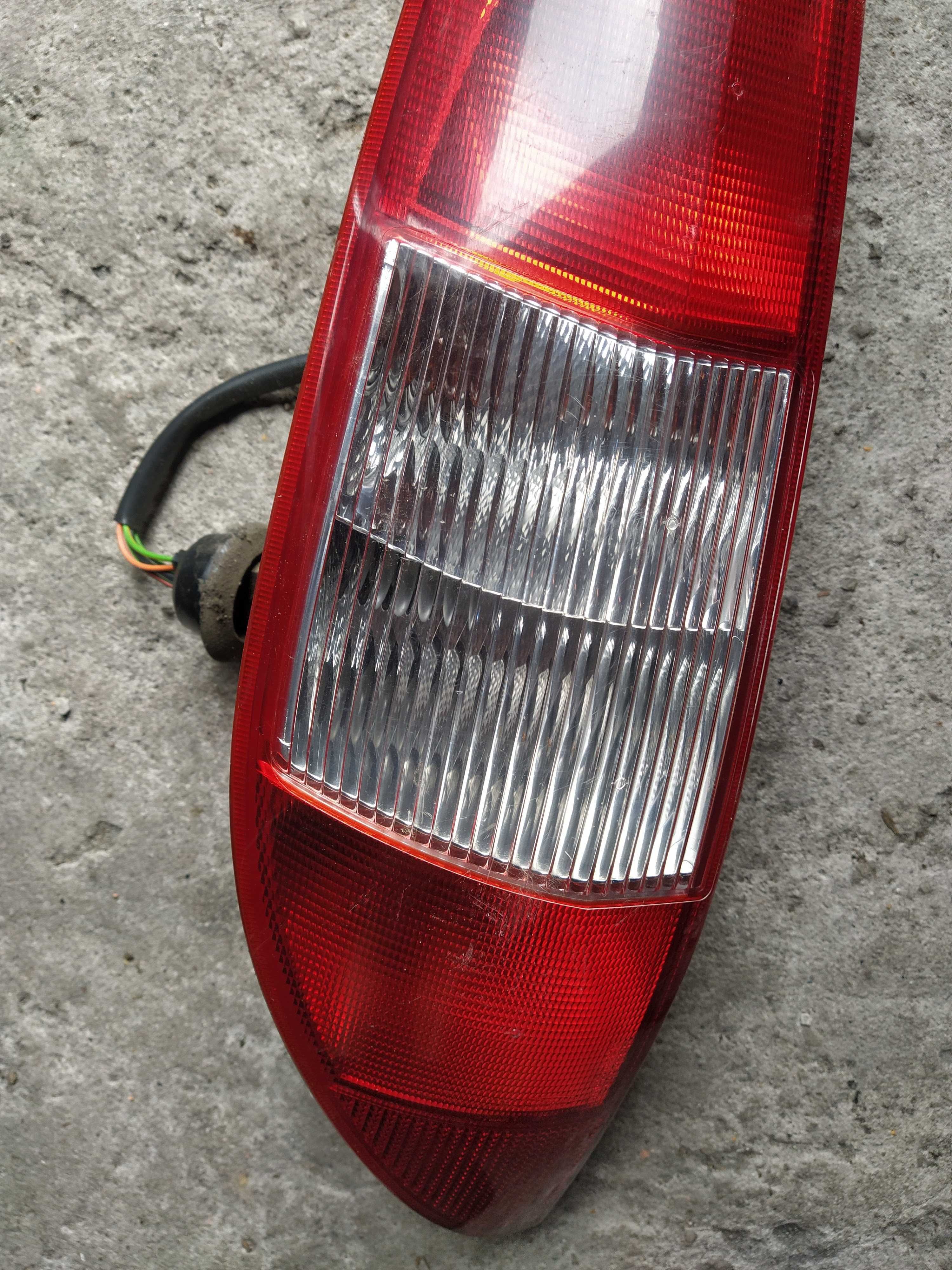 Ford Mondeo MK3 kombi lampa lewa tylna