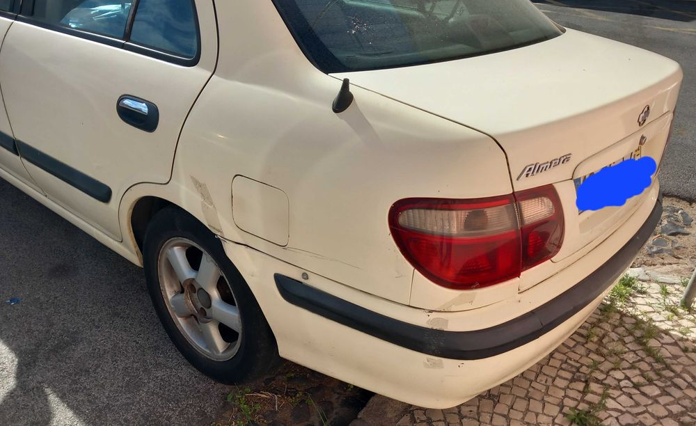 Nissan Almera beje