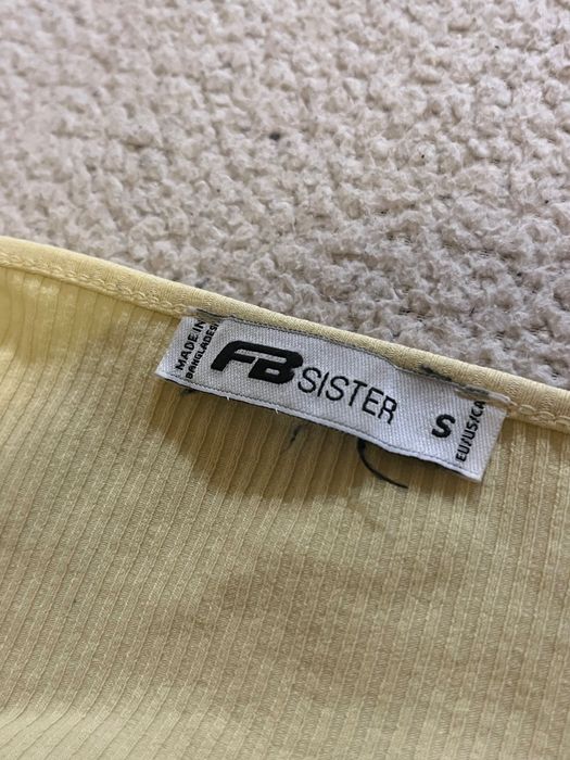 Майка у рубчик на літо