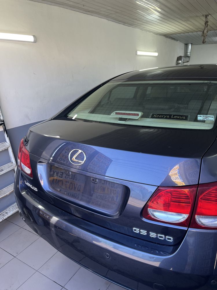 Lexus gs300/350/450 ляда Кришка багажника gs190