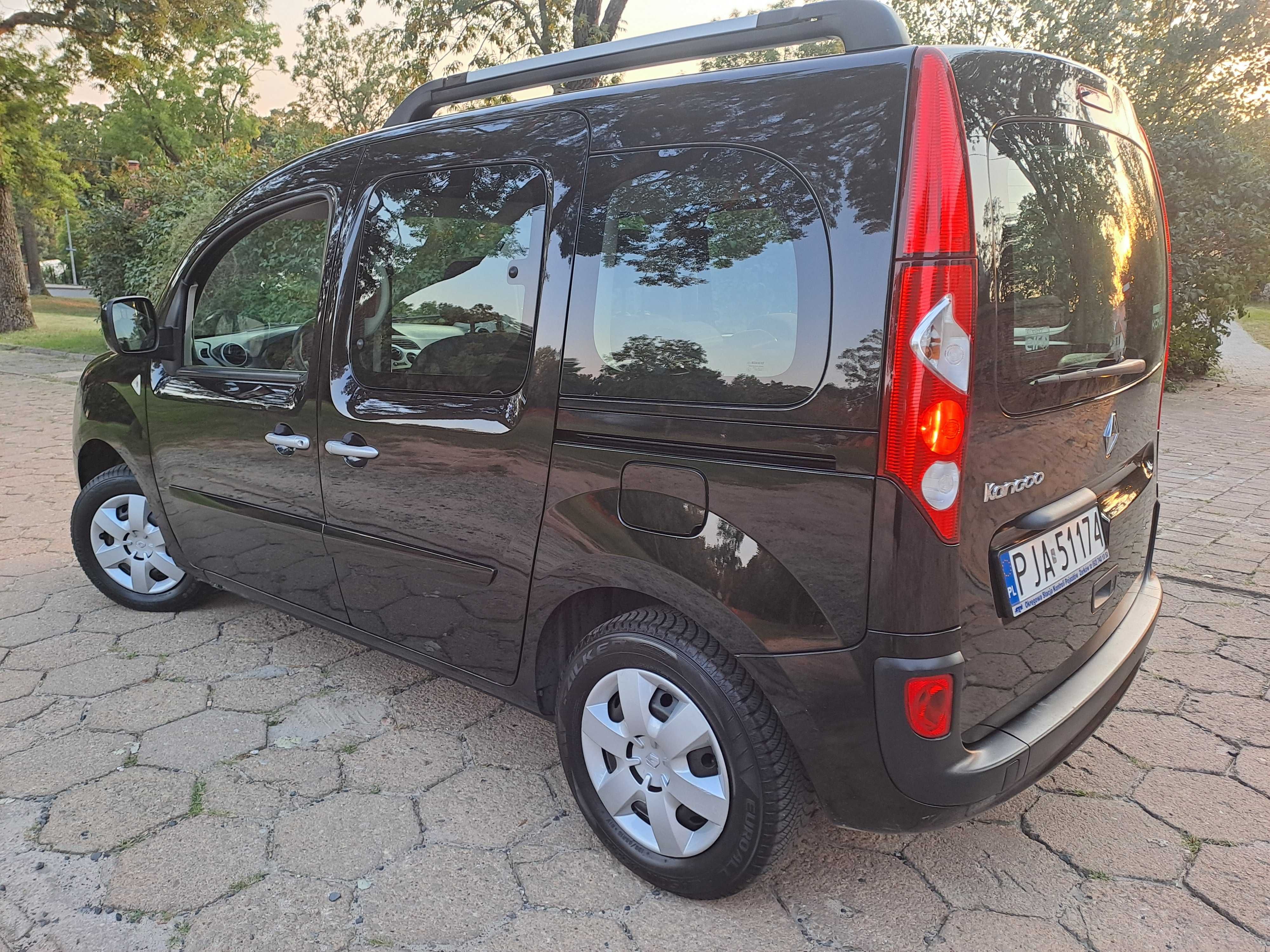 Zadbane Kangoo 1.6 benzyna, 5 osób, 2 x drzwi, 169tys, 2011rok