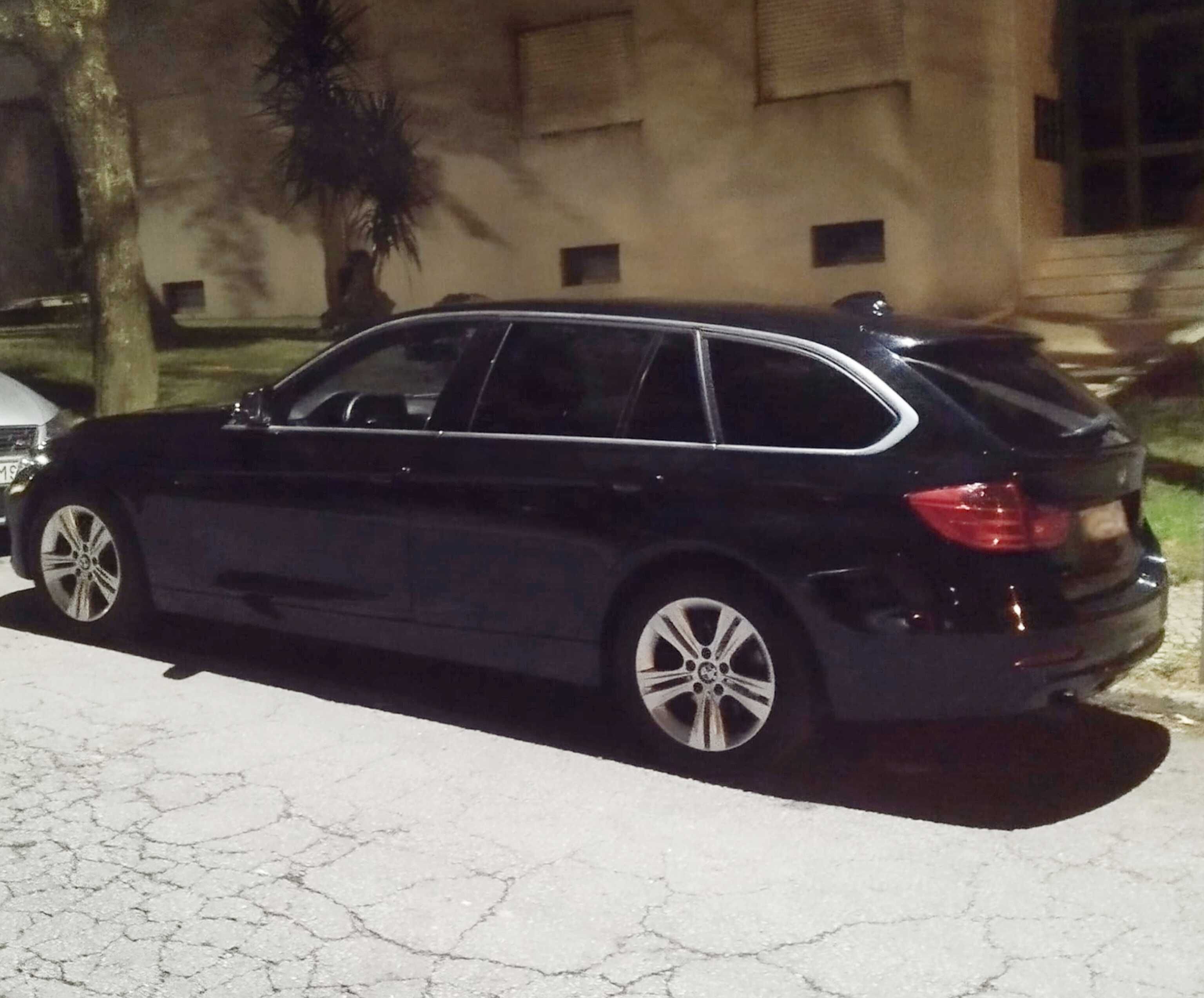 BMW 318D Sport com GPS