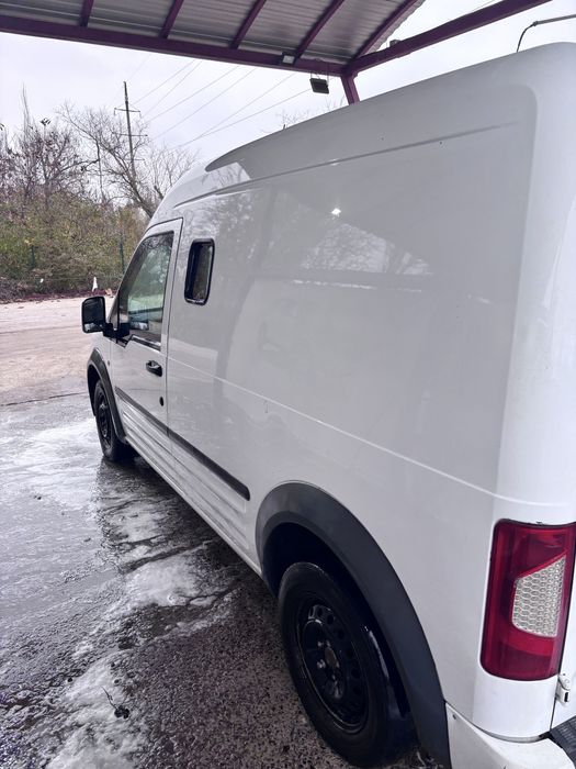 Продам броньований Ford connect