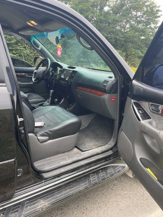 Toyota land cruiser prado