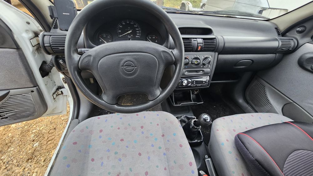 Opel Corsa B 1.7 Diesel comercial bom estado geral 1998 com 275000