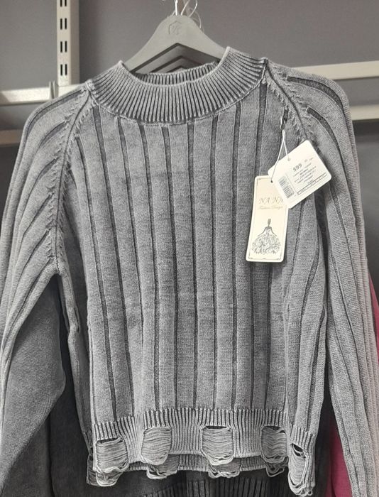 Стильная кофточка га девушку размер М