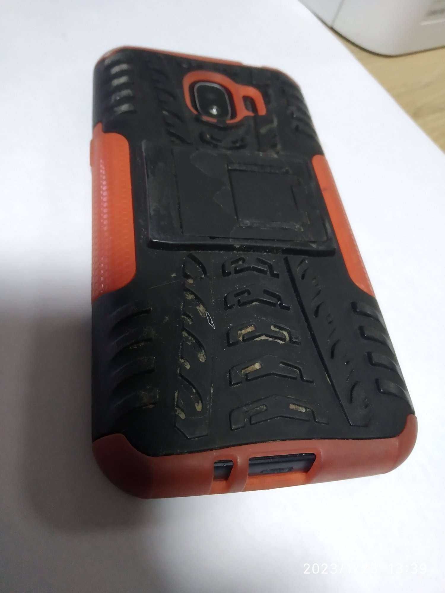 Смартфон Samsung Galaxy J2 J250F/DS