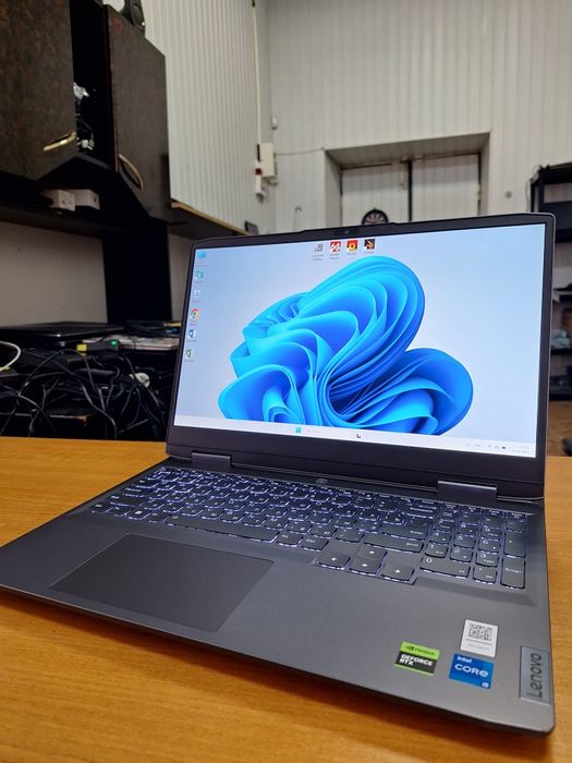 Lenovo LOQ 15IRH8 i5-12450H RTX 4060 8Gb DDR5 16Gb SSD 512Gb