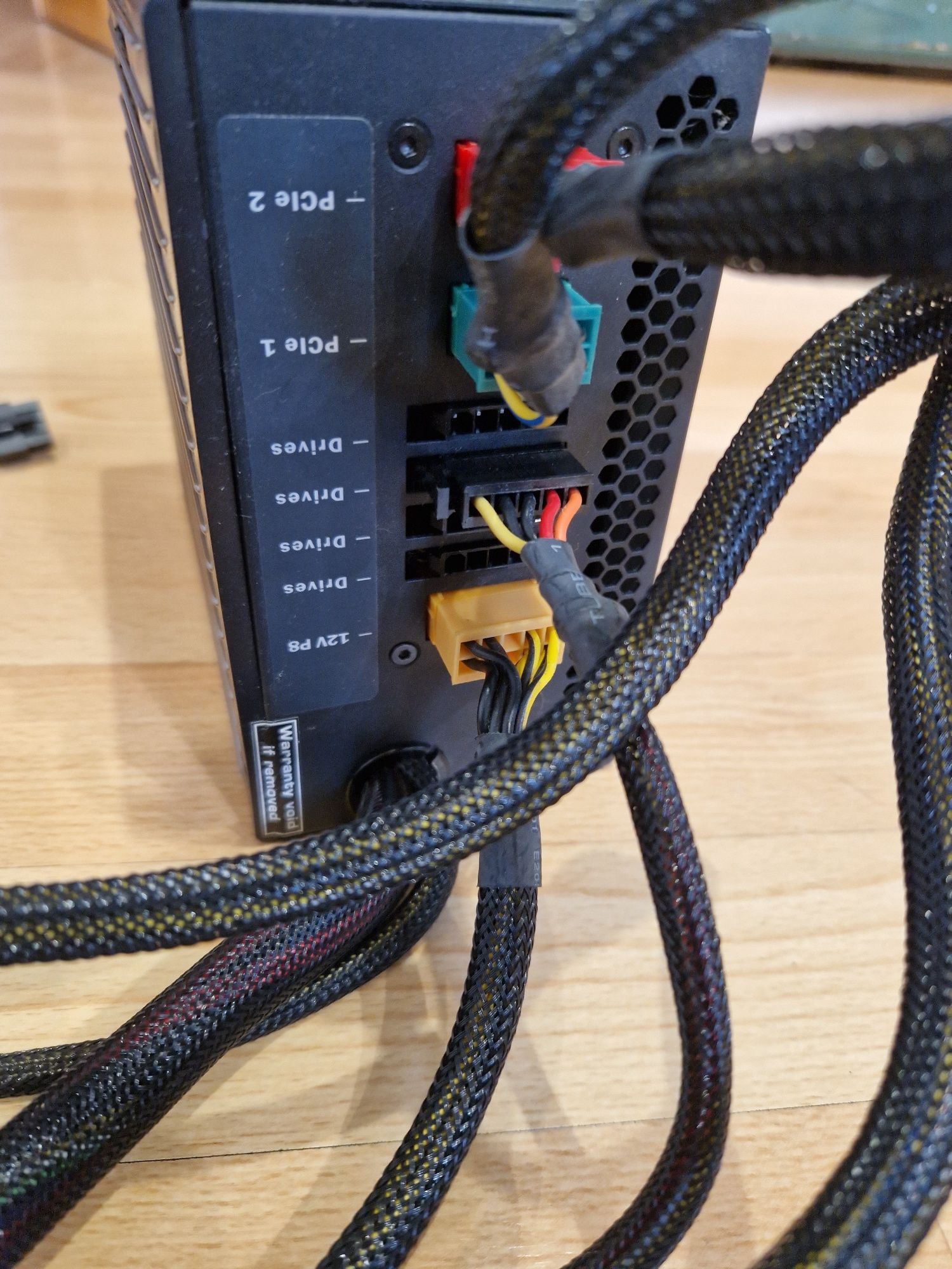 Модульний блок живлення BEQUIET 480w  6+8(6+2) відеокарта