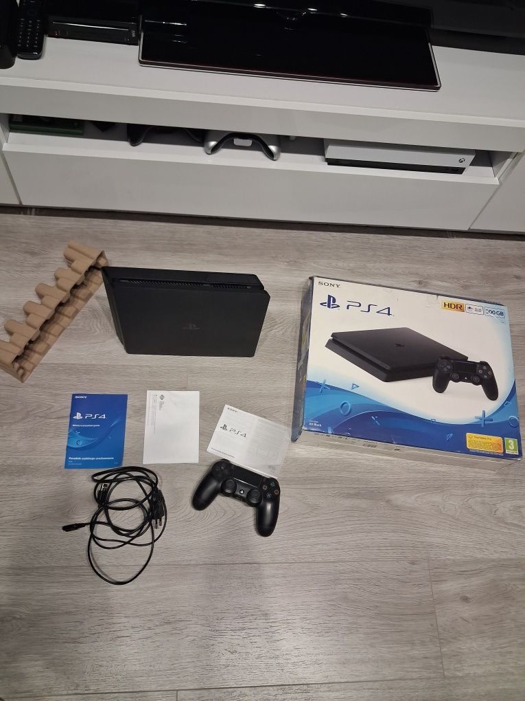 PS4 super stan 500GB (możliwy dowóz)