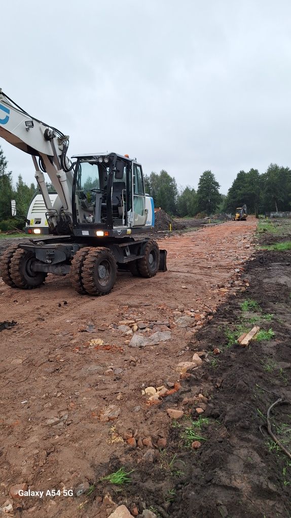 Usługi koparko-ładowarką prace ziemne minikoparka transport