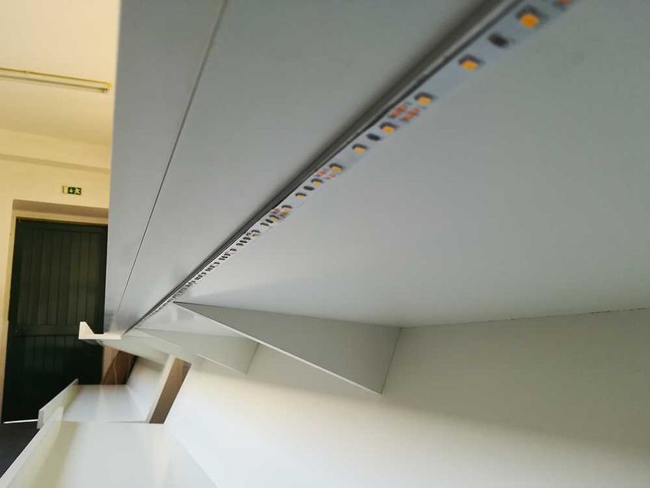 Estantes espaço comercial