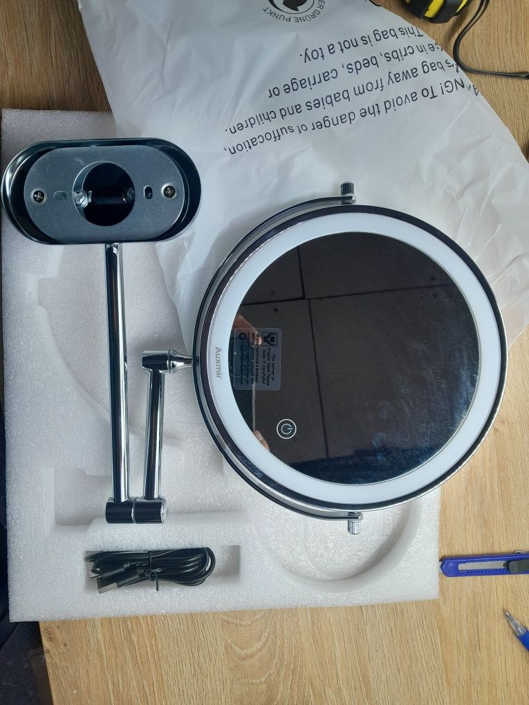 Lusterko ścienne led auxmit make up powiększające x-8cb 1x 10x usb