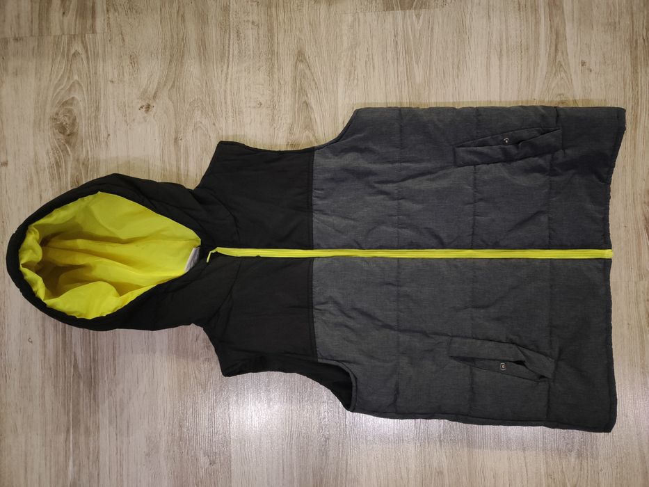 Bezrękawnik z kapturem r. 158/164