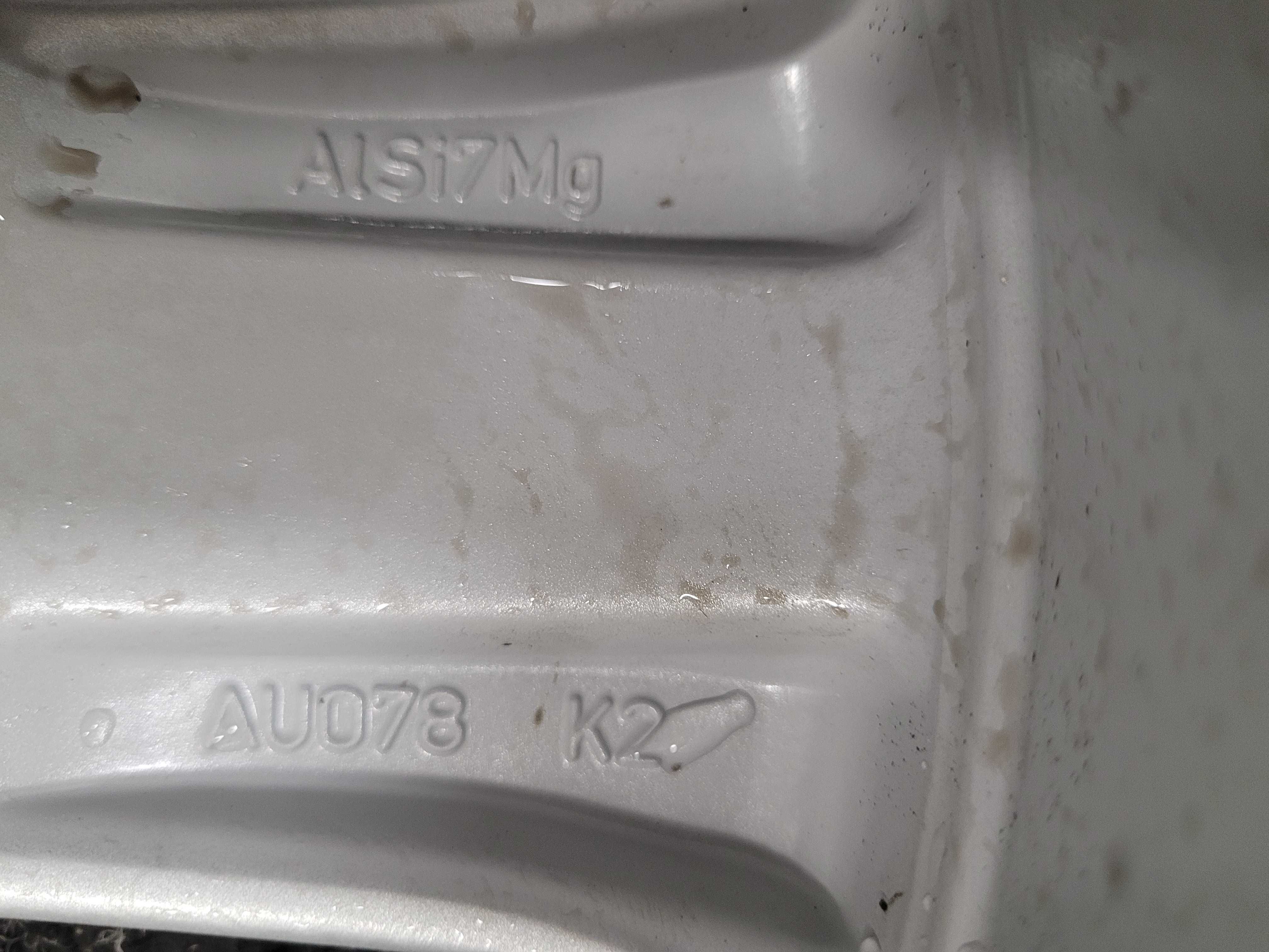 Komplet nowych felg aluminiowych Audi 18"