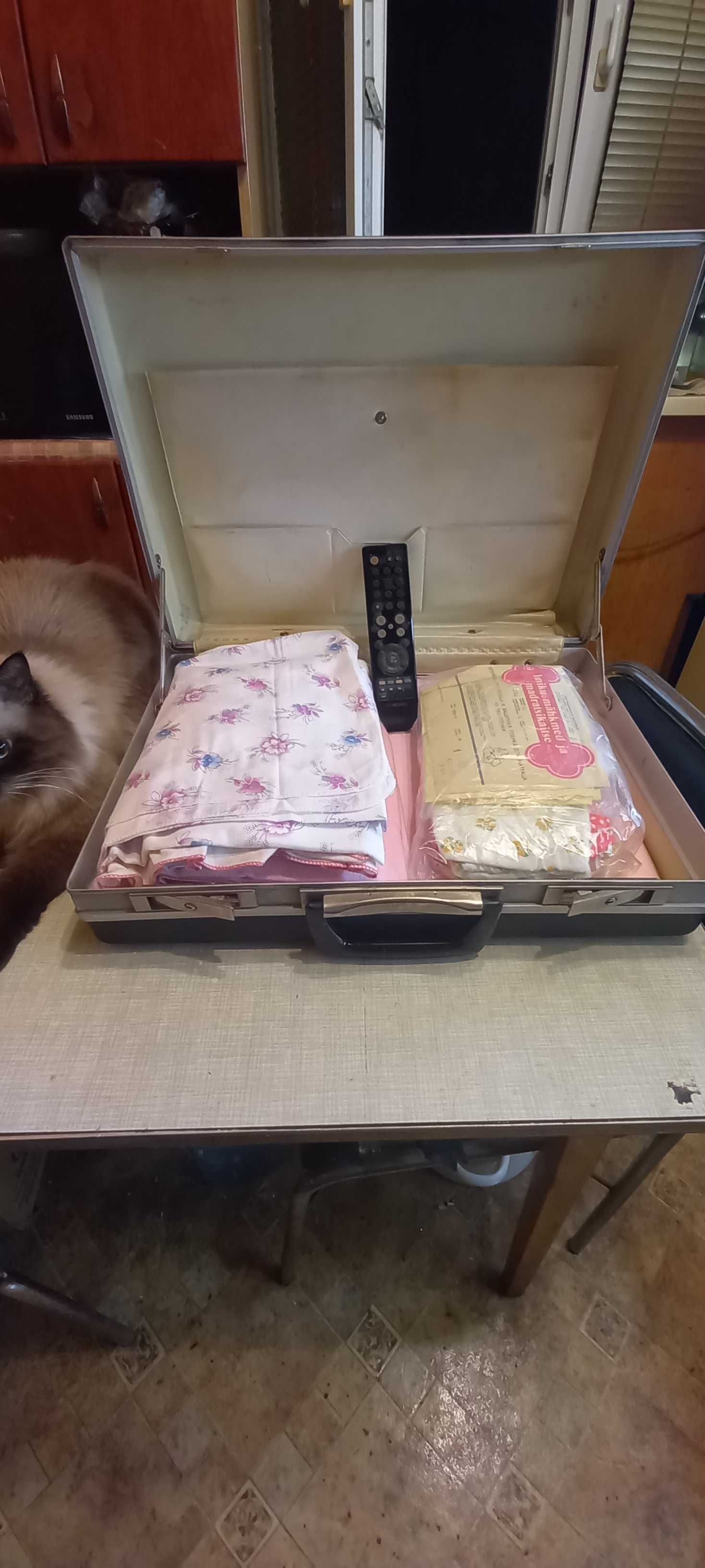 Чемодан,дипломат,ящик,саквояж,сумка,инструменты из СССР