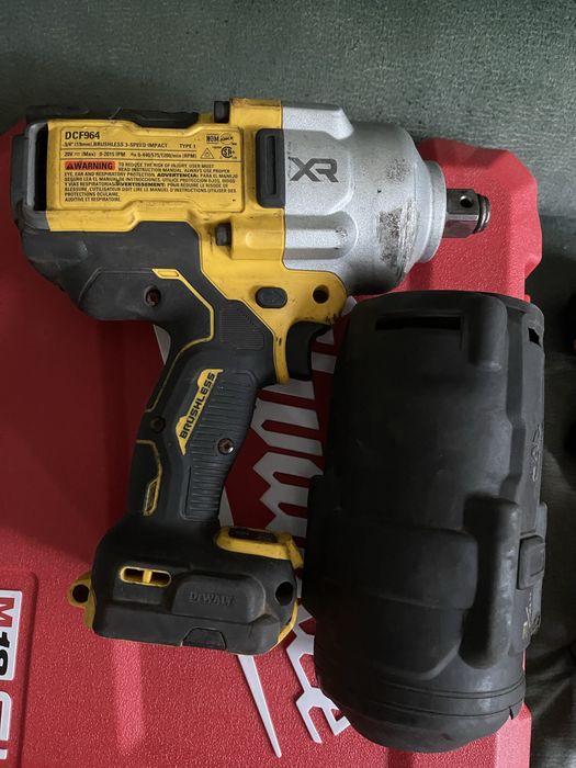 Надпотужний акумуляторний гайковерт Dewalt dcf964