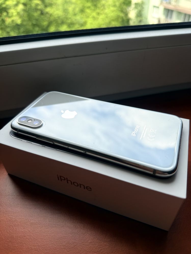 iPhone Xs 64 GB srebrny