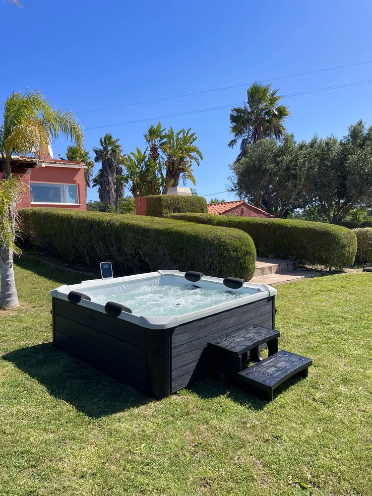 Jacuzzi/ Hot Tub  - Novos