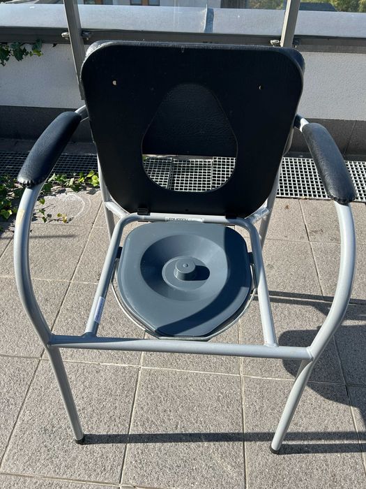 krzesło toaletowe model 9060 przenośna toaleta WC Veimeiren Polska