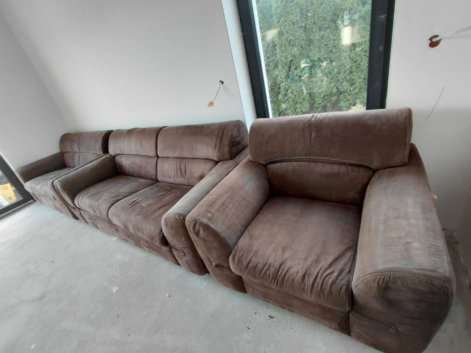 Zestaw solidnych mebli zakupionych na zamowienie z salonu na Brukowej