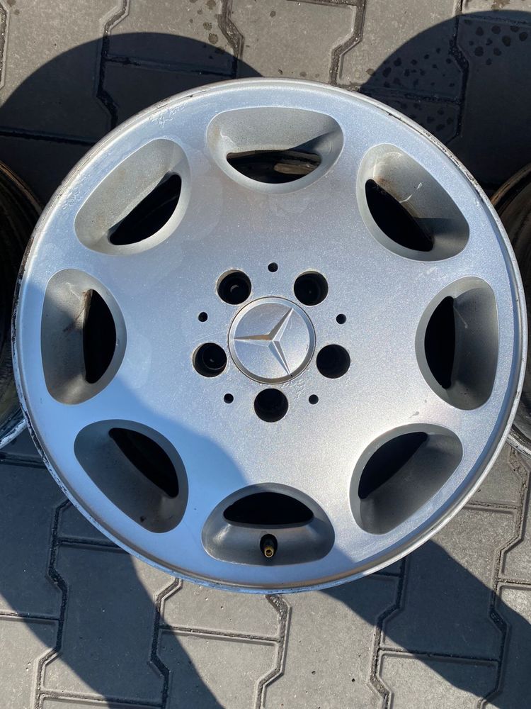 Продам диски R16 на Мерседес