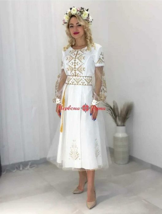 Сукня весільна  Княгиня біла золотиста вишита золотом  плаття вес Л-ХЛ