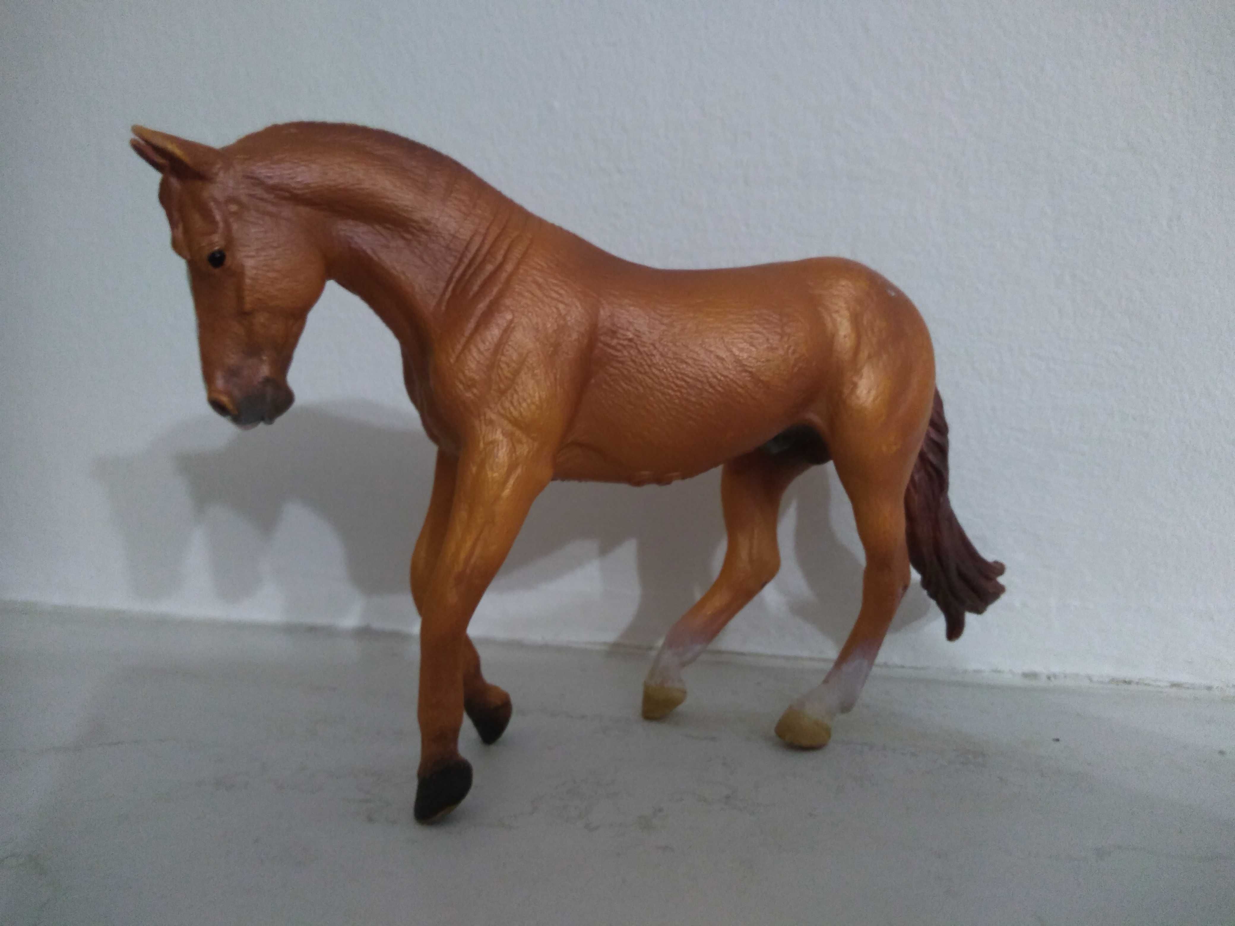 Koń collecta jasno brązowy