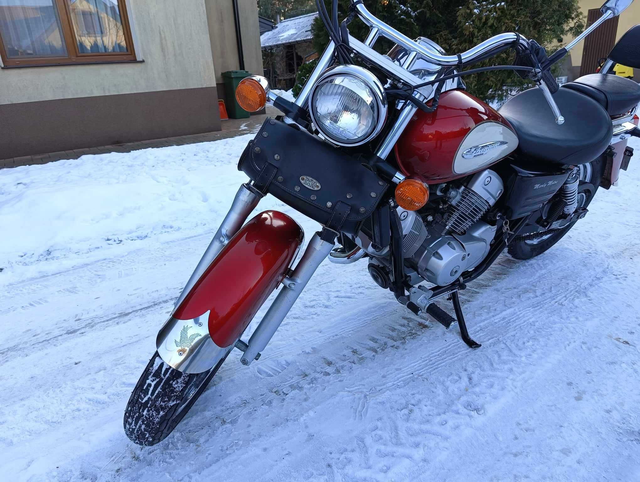 Osłona nakładka na błotnik przód do Hondy Shadow VT 125 cm.